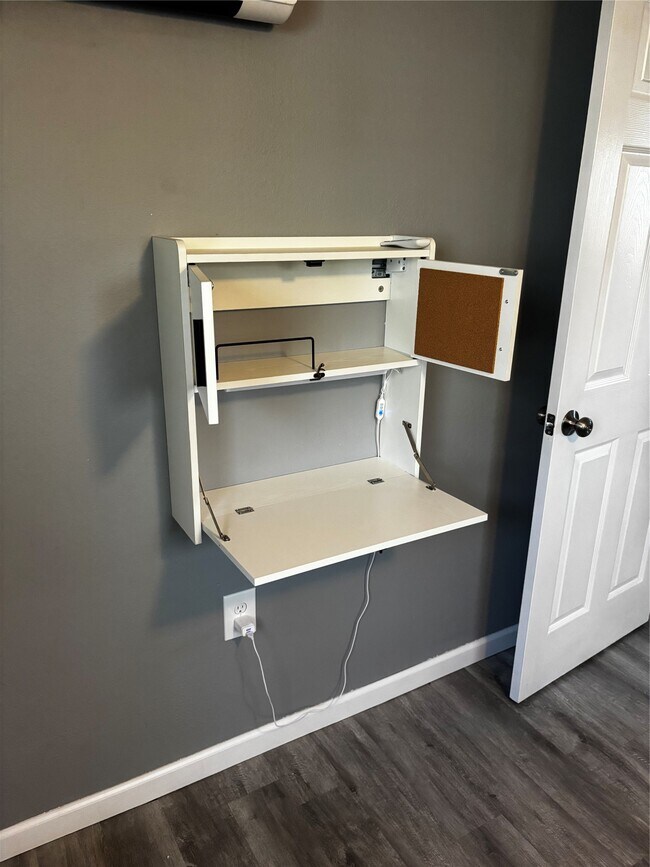 Building Photo - 100B Ross St