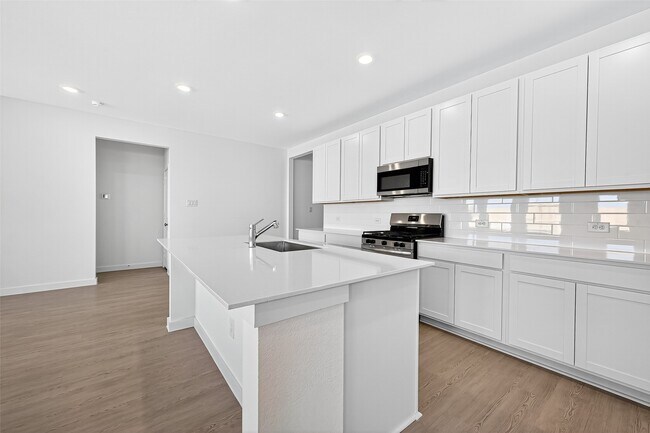 Building Photo - 16214 Texas Flatland Wy