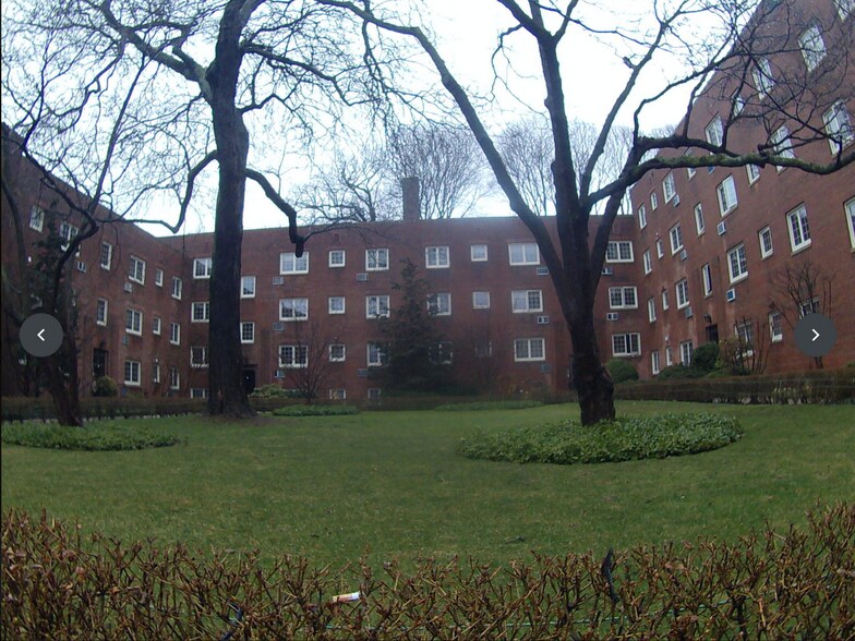 Building Photo - 32 Saint Paul St