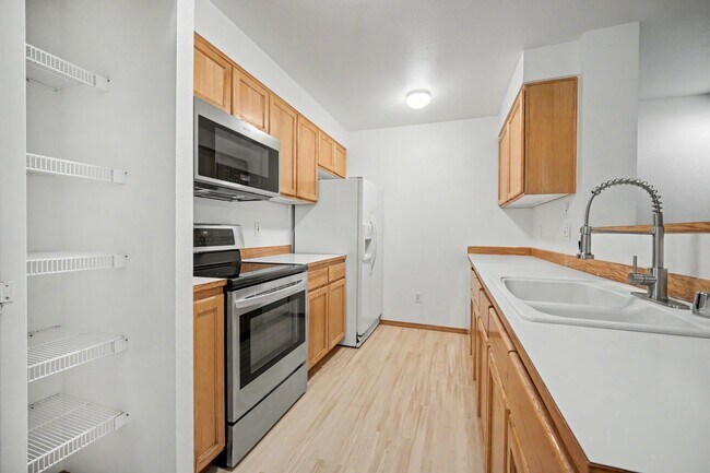 Building Photo - 11501 7th Ave W
