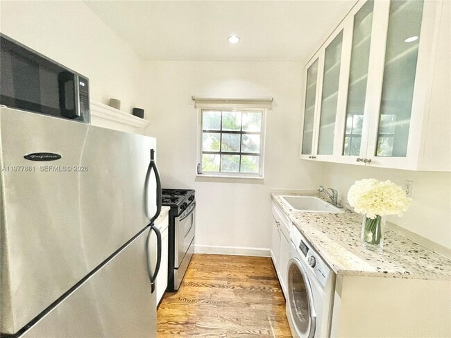 Building Photo - 439 15th St