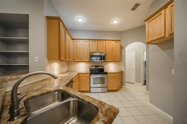 Building Photo - 8409 Luzerne Dr