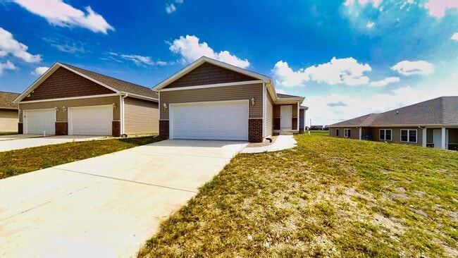 Interior Photo - Timber Wolf and Cates Crossing