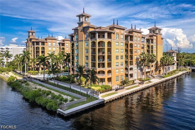 Building Photo - 2825 Palm Beach Blvd