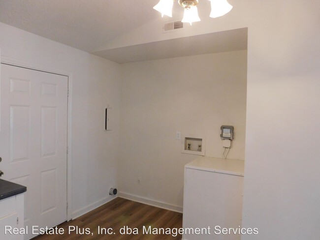 Building Photo - 419 Stoneyhill Trail