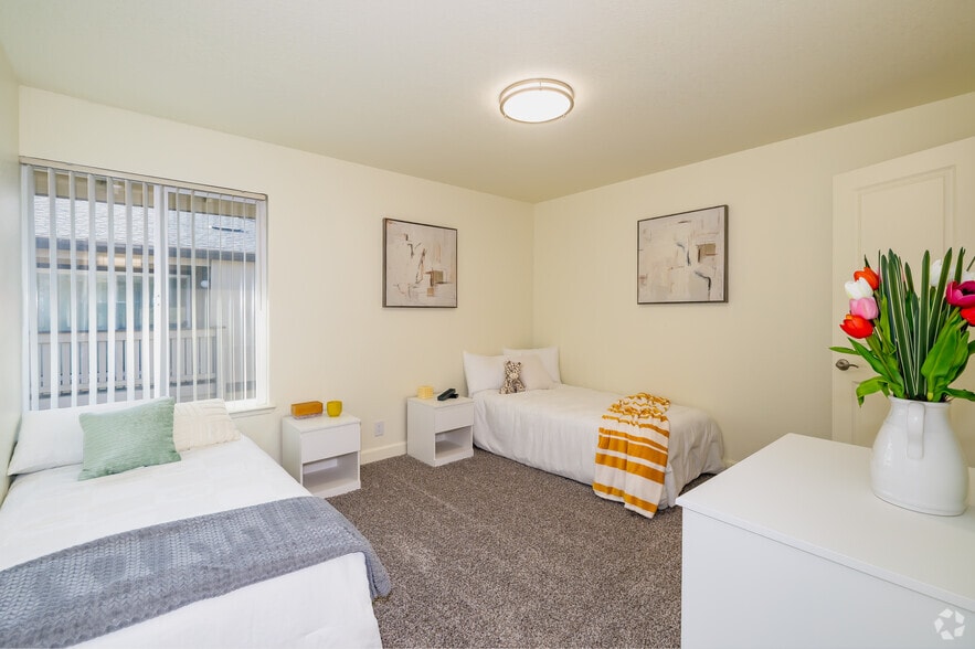 Primary Photo - Almondwood Apartments