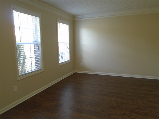 Building Photo - 550 Brook Hollow Dr