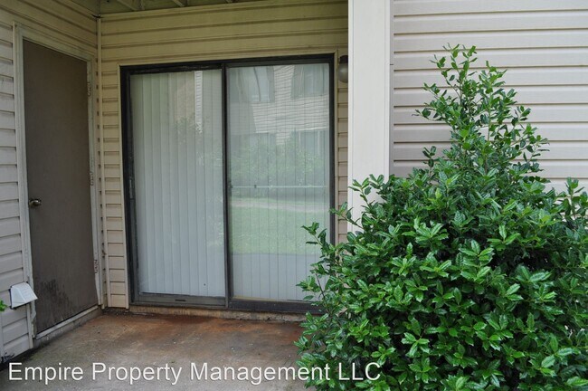 Building Photo - 2220 Wind Trace Cir SW