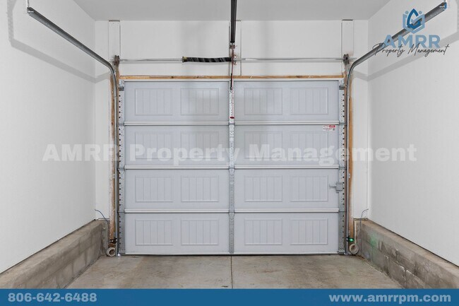 Building Photo - New 3 Bedroom Townhome In Duenweg!