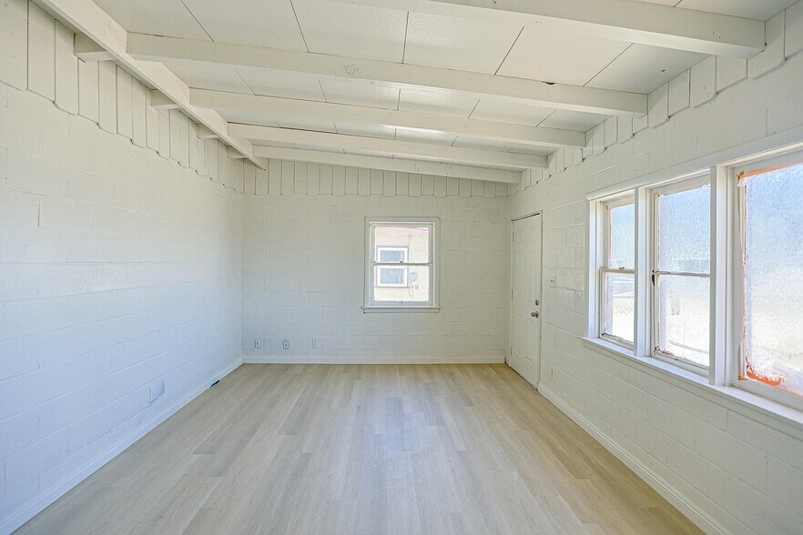 Building Photo - 11391 Lee Ave