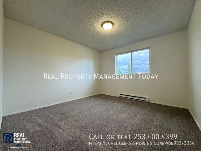 Building Photo - 450 Pearl St