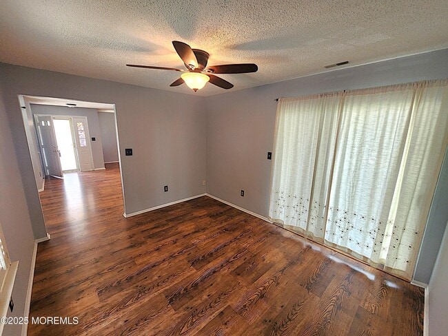 Building Photo - 119 Hyacinth Ln