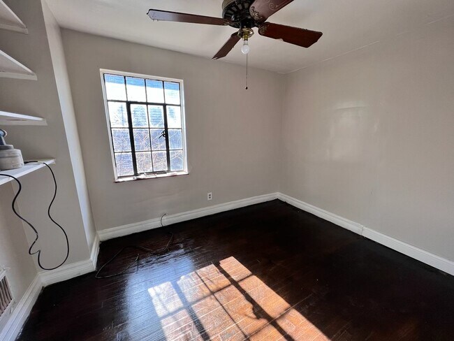 Building Photo - 3 Bedroom 1 Bath Home in Detroit