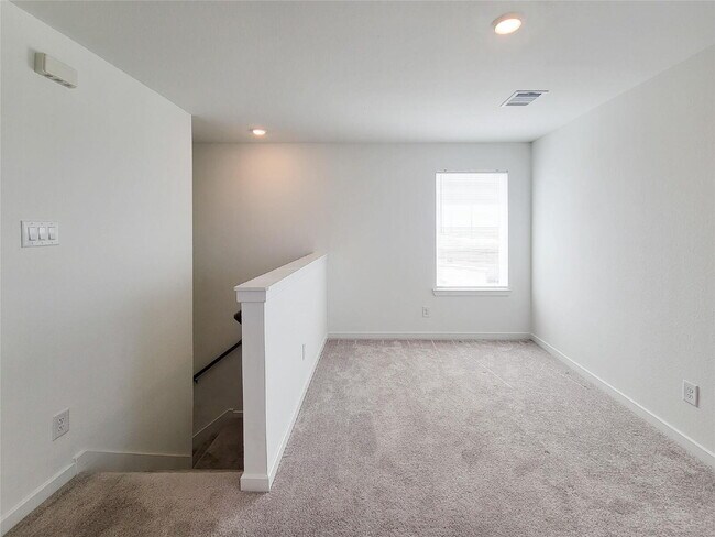 Building Photo - "Charming 4-Bed Retreat on Primrose Myrtle Ln, Cypress - Spacious Living with 2.5 Baths!"