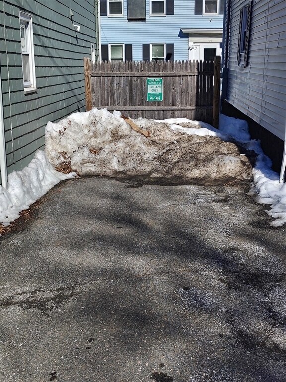 Building Photo - 122 Boston St