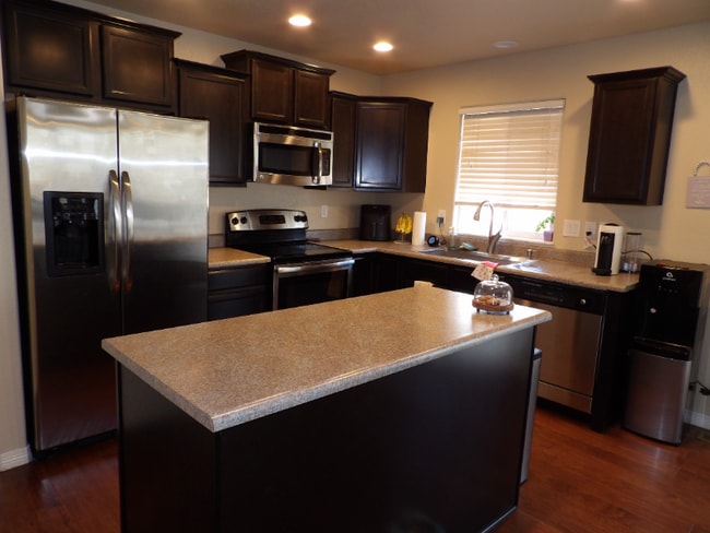 Building Photo - 6127 Journey Dr