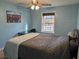 Building Photo - 327 Melbourne Ln