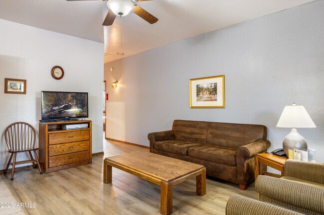 Building Photo - 5829 Buck Springs Rd