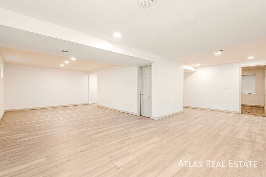 Building Photo - 1679 Ensenada Way