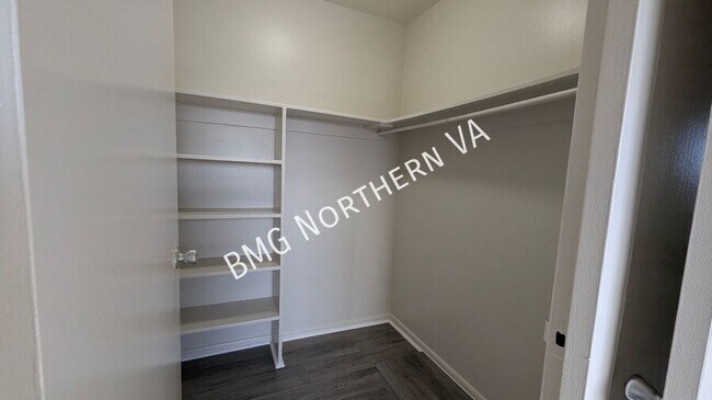 Building Photo - 5340 Holmes Run Pkwy