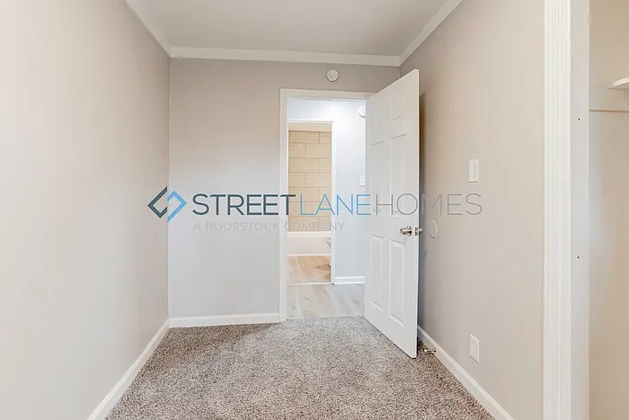 Building Photo - 3235 N Euclid Ave