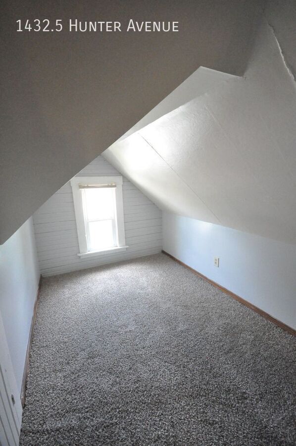 Building Photo - 1 Bed 1 Bath Close to Campus, Available Fa...