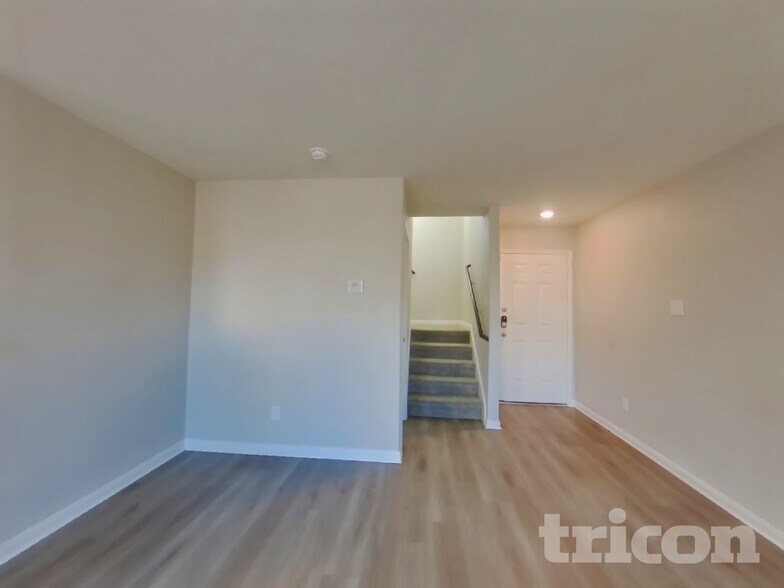 Building Photo - 676 Yearwood Ln