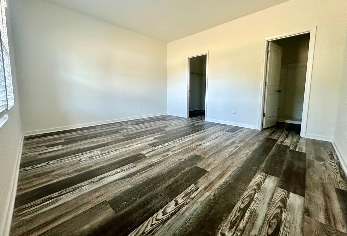 Building Photo - 248 Mills Ave