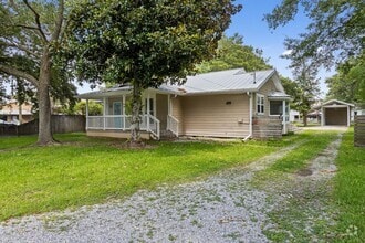 Building Photo - Charming Coastal Living in Downtown Ocean ...