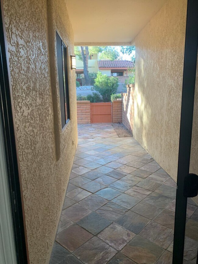 Building Photo - Chevelon