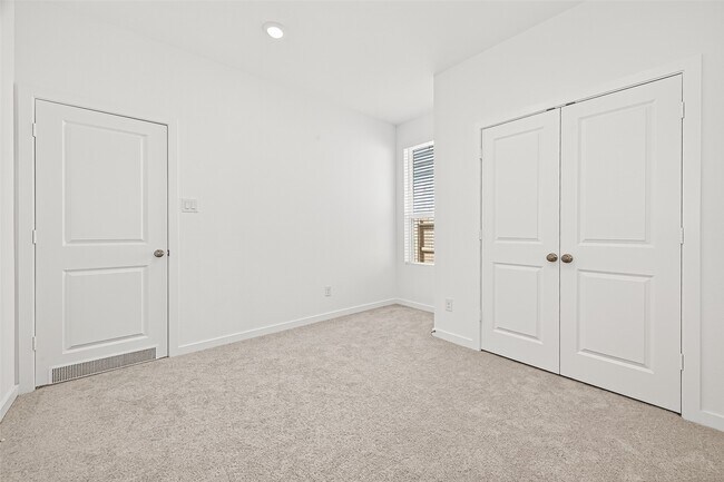 Building Photo - 6619 Sunset Velvet Dr