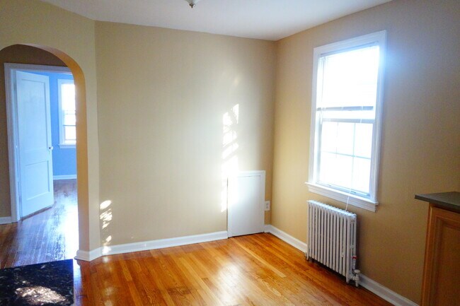 Building Photo - 8007 Garland Ave