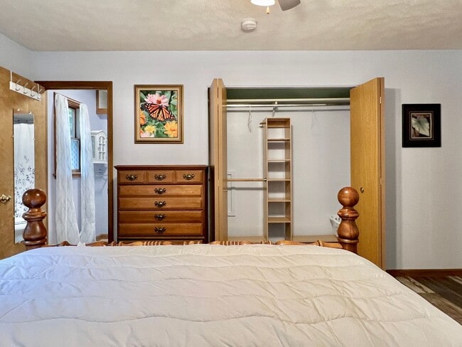 Building Photo - Cute, Comfy & Full of Charm!