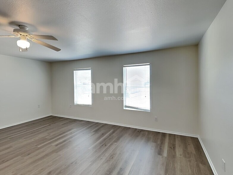 Building Photo - 4916 Water Ridge Ln