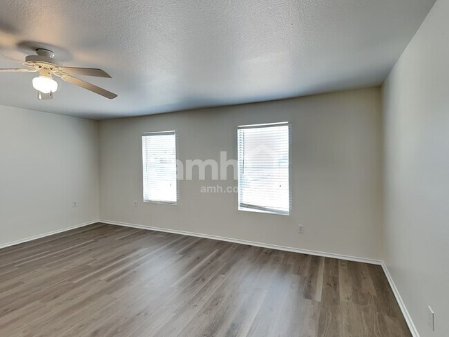 Building Photo - 4916 Water Ridge Ln