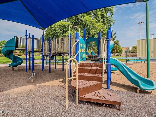 Building Photo - 1266 N 85th Pl