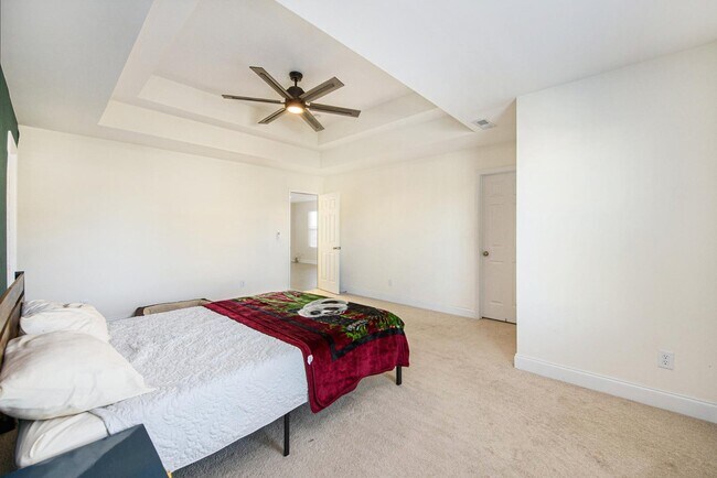 Building Photo - 520 Crossland Dr