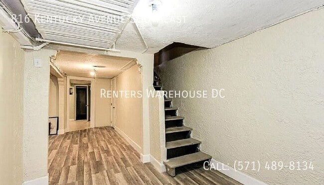 Building Photo - 816 Kentucky Ave SE