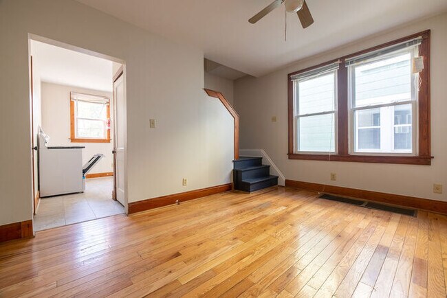 Building Photo - Hilltop Half Double