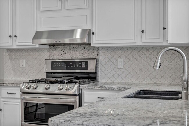 Building Photo - 4360 Great Falls Loop