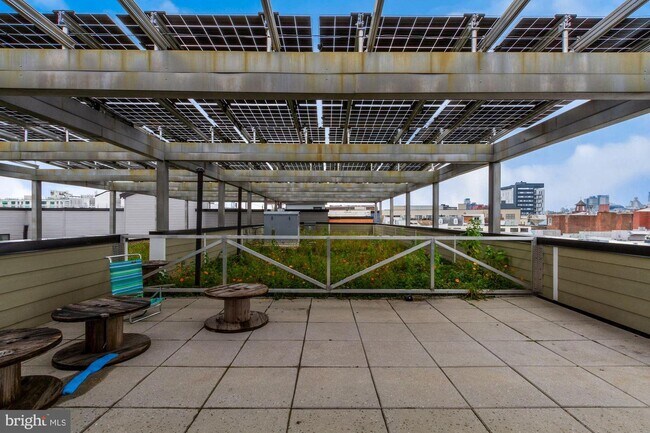 Building Photo - 152 W Laurel St