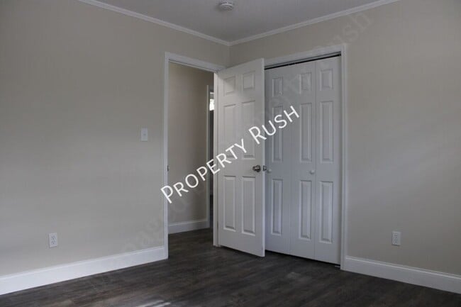 Building Photo - 209 Signal View St