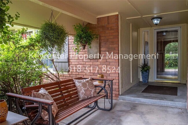 Building Photo - Large | 4 Bed | 3 Bath | South Tulsa