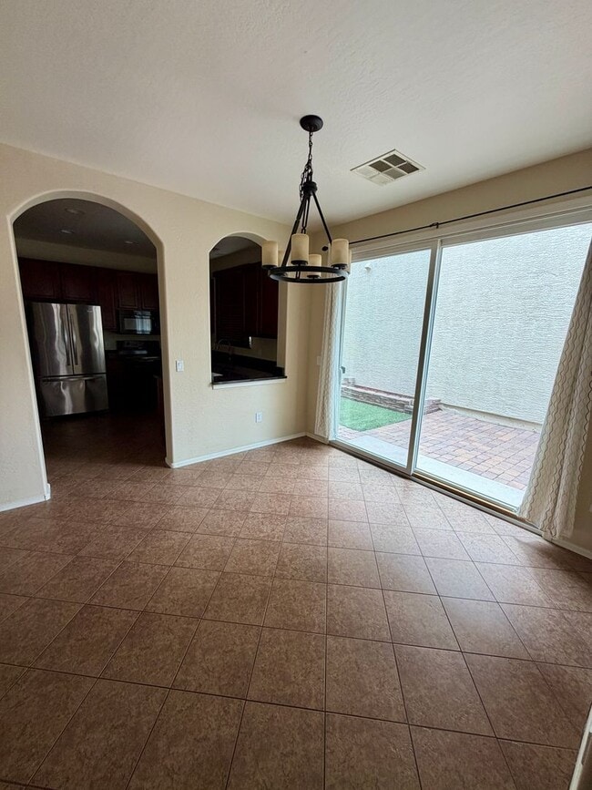 Building Photo - Beautiful 3 bedroom, 2.5 bath home located in the highly sought after community of Power Ranch