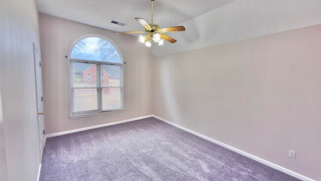 Building Photo - 275 Home Pl