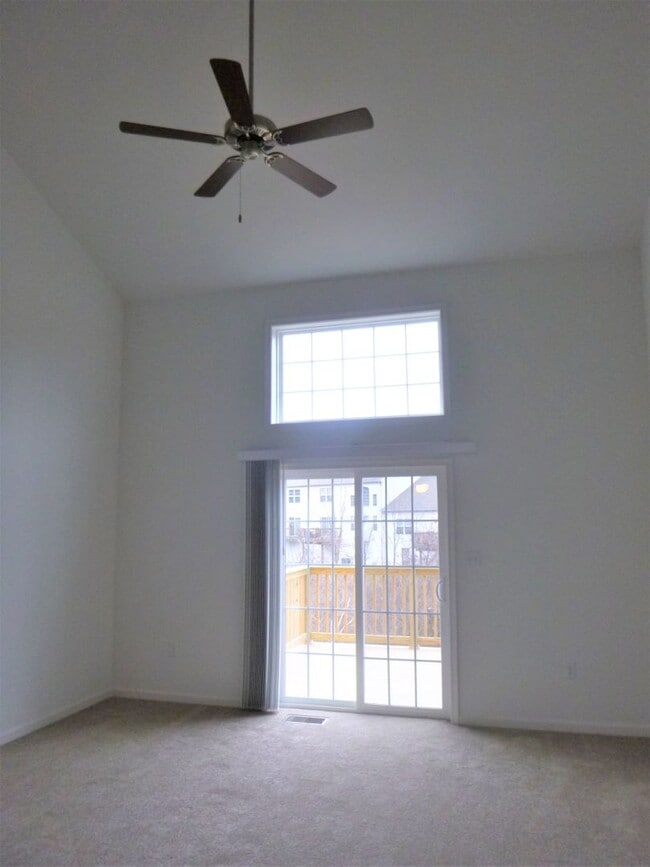 Building Photo - 4617 Hamlin Ln