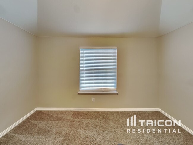Building Photo - 131 Lake Trail Dr