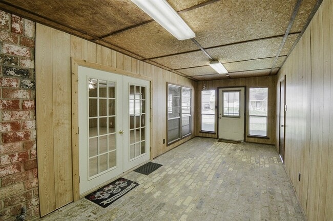 Building Photo - 13915 Roundstone Ln