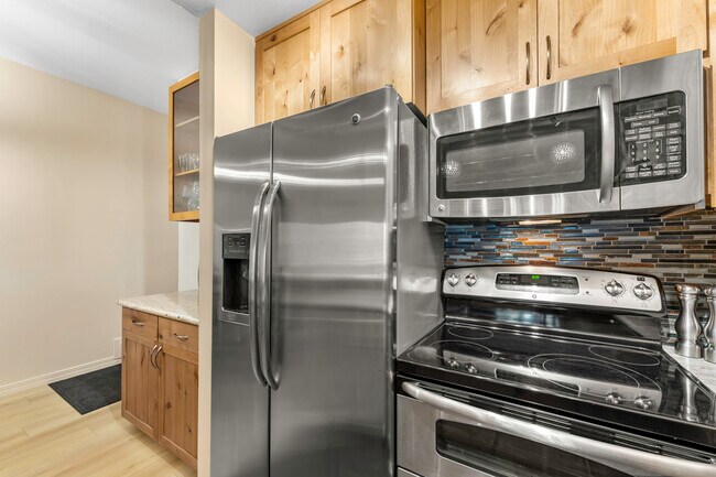 Building Photo - 807 Alder Ave