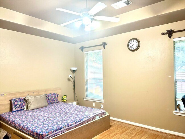 Building Photo - 26418 Meadow Dawn Ln